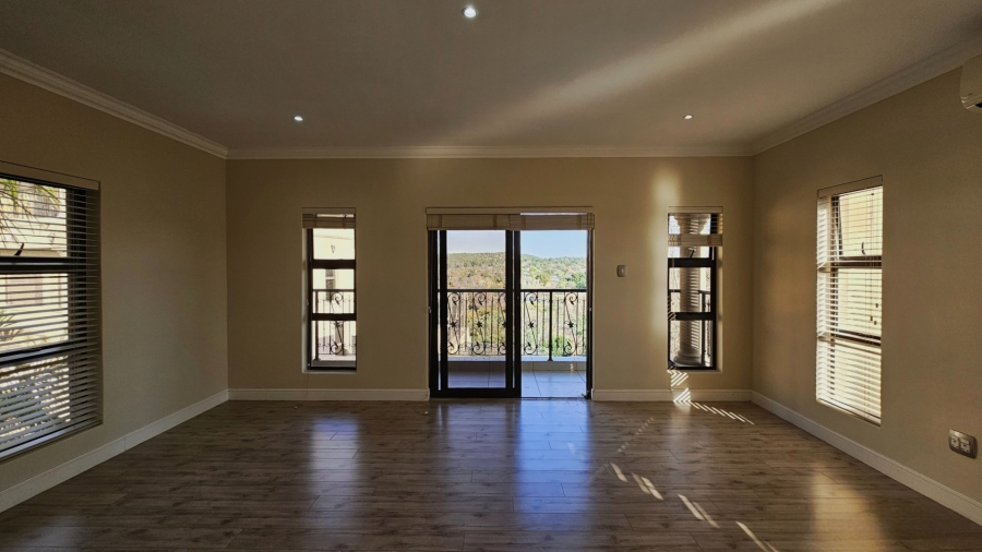 5 Bedroom Property for Sale in Kiepersol Free State